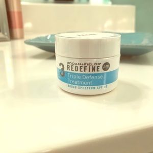 Rodan&Fields Redefine AM Triple Defense Treatment